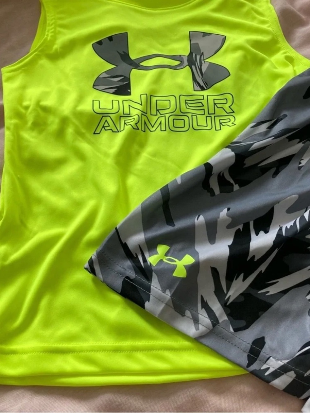 Under Armour Neon Sleeveless Camo Shorts Set 6251 - Picture 2 of 8